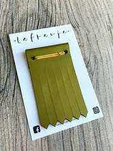 Load image into Gallery viewer, Olive Green Leather Franjas